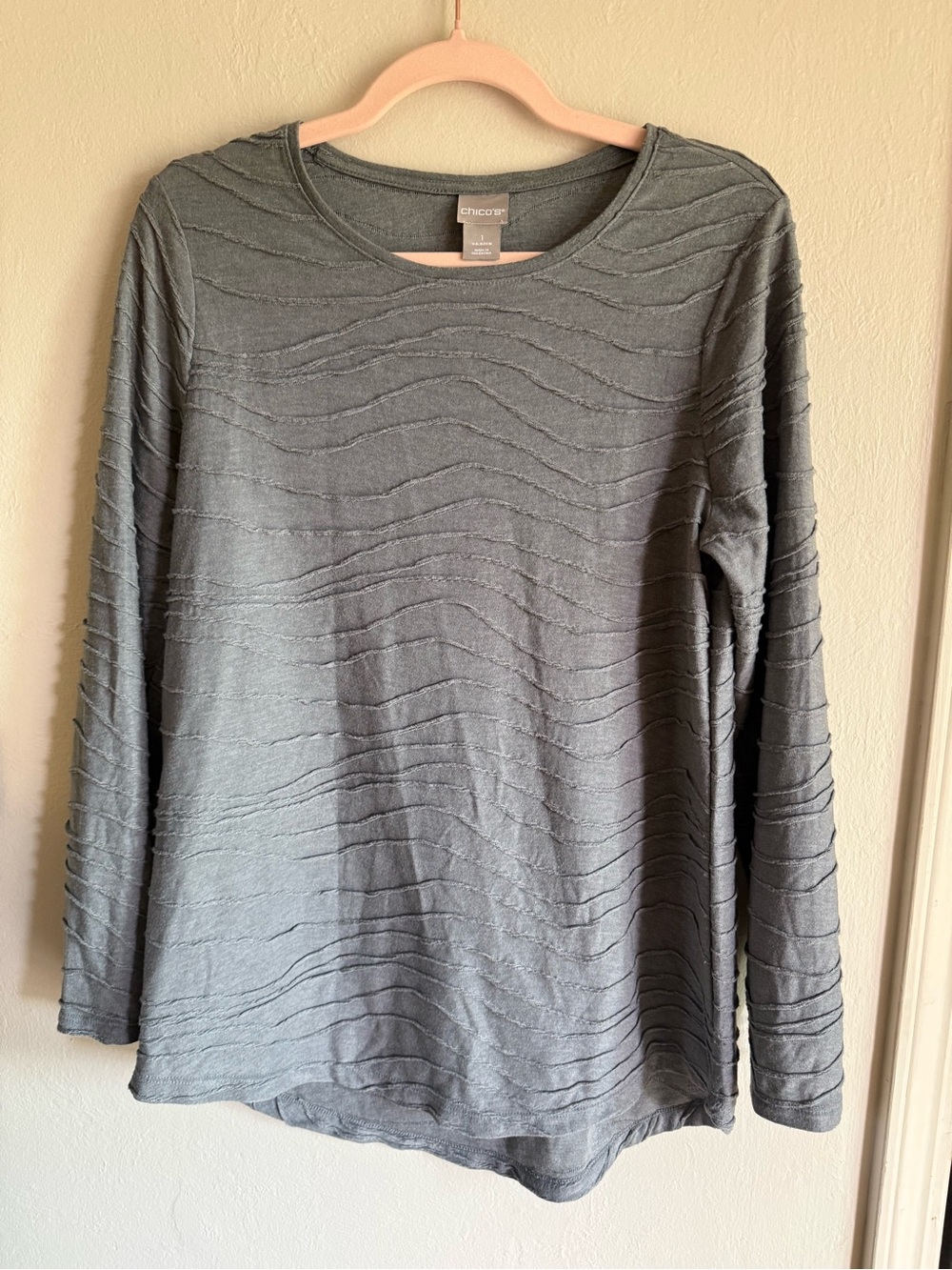 Chico's Wave-Texture Long Sleeve Top Size 1 chart translates that to 8 or M